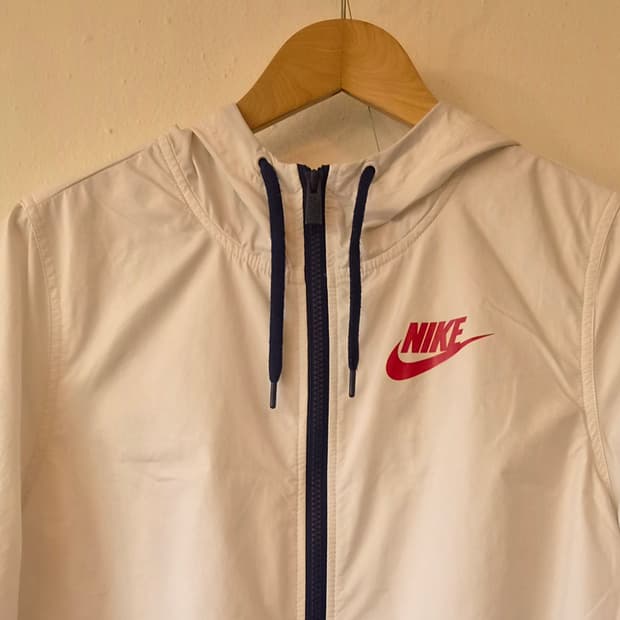나이키 여성 배색후드바람막이점퍼 M사이즈