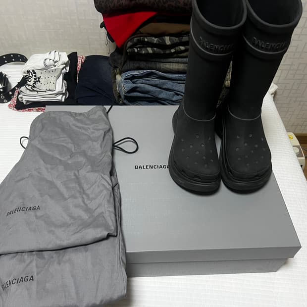 발렌시아가 크록스 레인부츠(칸예웨스트 , 제니 착용) 사이즈 40