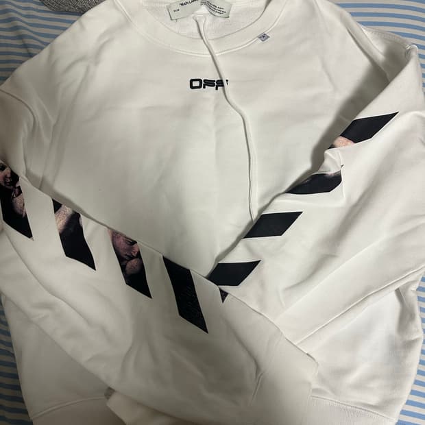 오프화이트 카라바지오 에로우 맨투맨 L