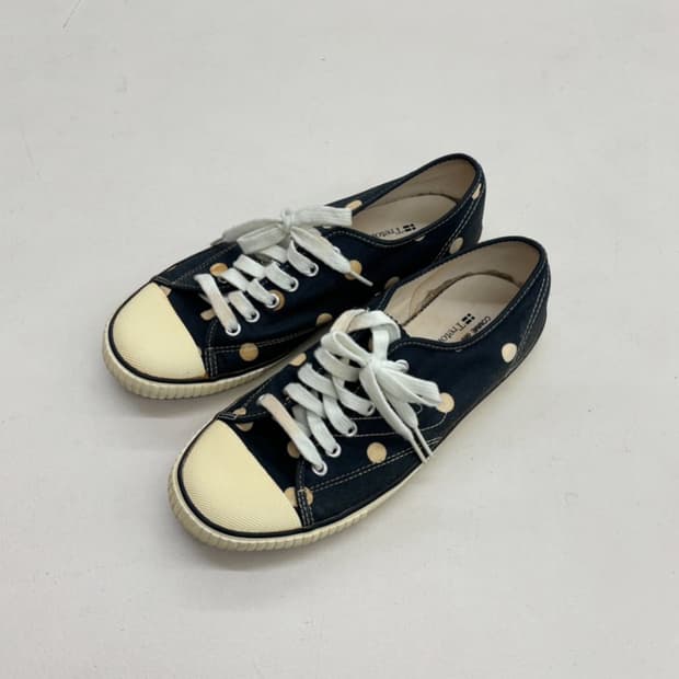 꼼데가르송 x 트레통 도트 스니커즈