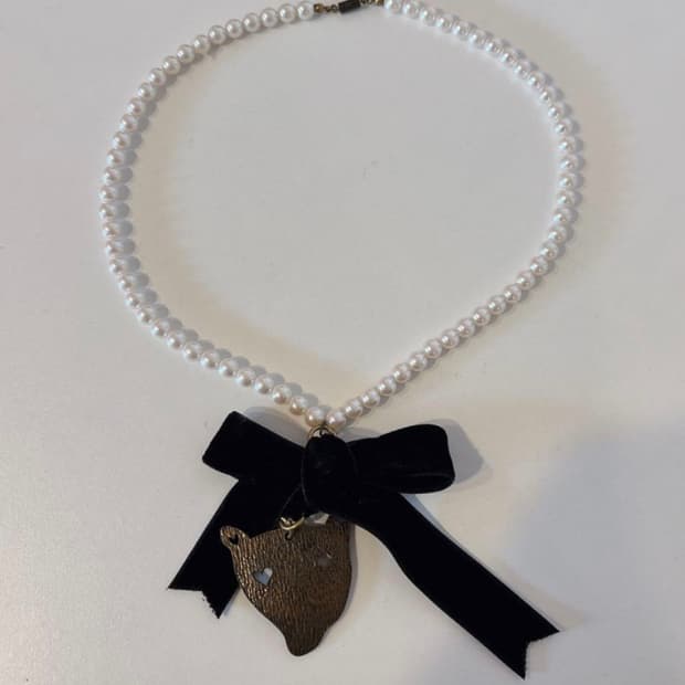 츠모리치사토 진주 벨벳 리본 목걸이