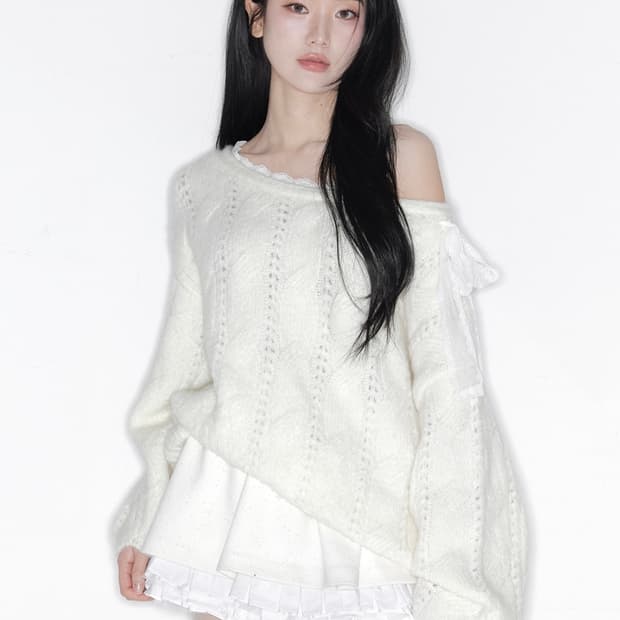 더티스 소프트 베일 오프숄더 니트 (아이보리)