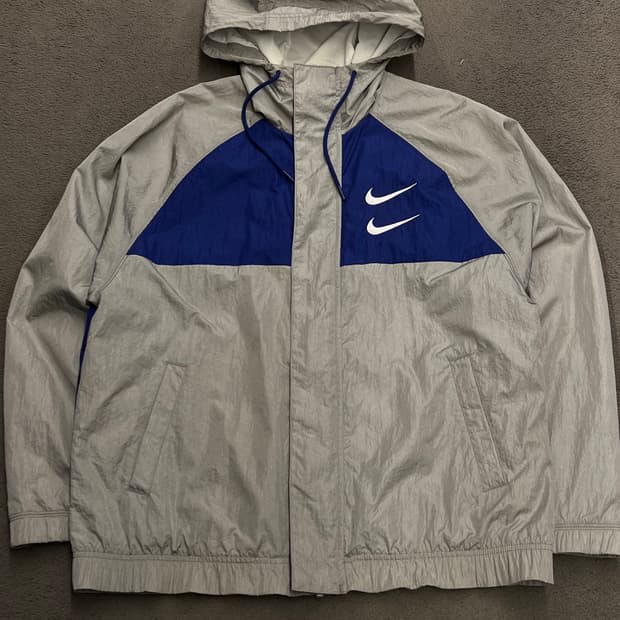 나이키 더블 스우시 바람막이 처분 