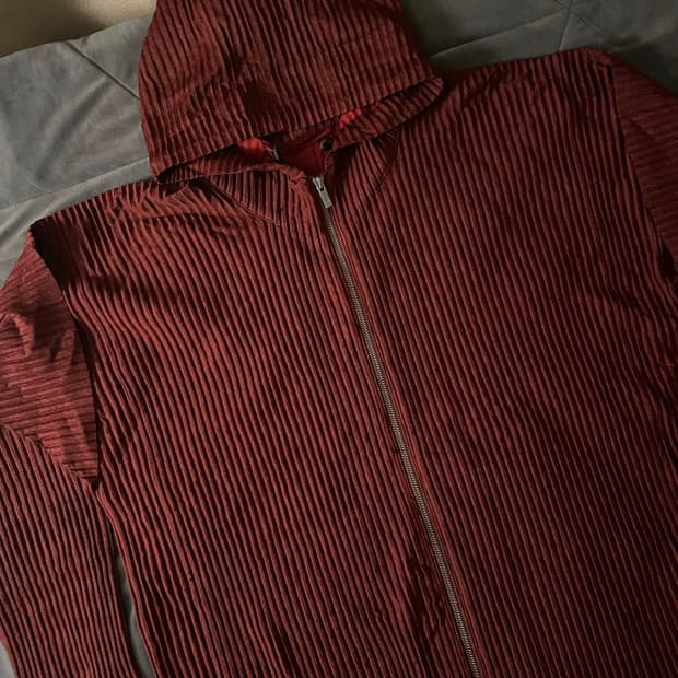 이세이미야케 옴므플리세 버건디 후드집업(4)