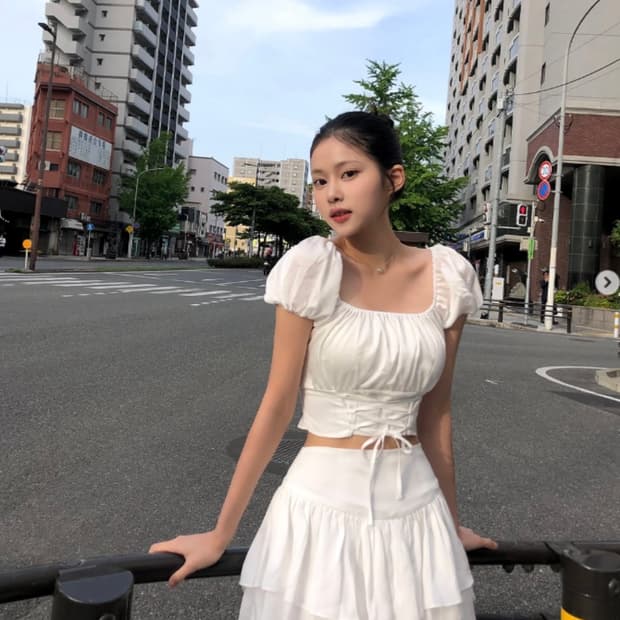 (새상품, 실사o) 낫유어로즈 코르셋 크롭 블라우스