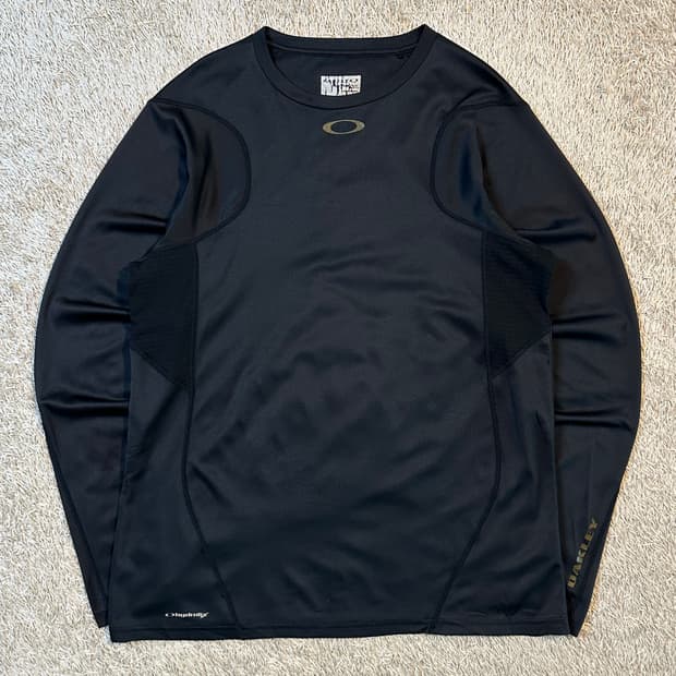 오클리 OAKLEY 센터로고 기능성 긴팔 티셔츠 블랙