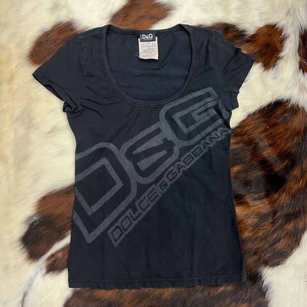 돌체앤가바나 빅로고 바디핏 티셔츠