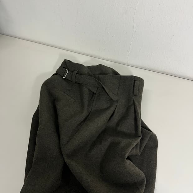 M VTG 다크브라운 투턱 벨티드 울 슬랙스