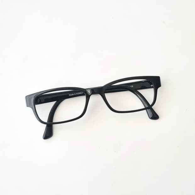 데드스탁 매일 아침, 고민 없이 손이 가는 단 하나의 안경테 615