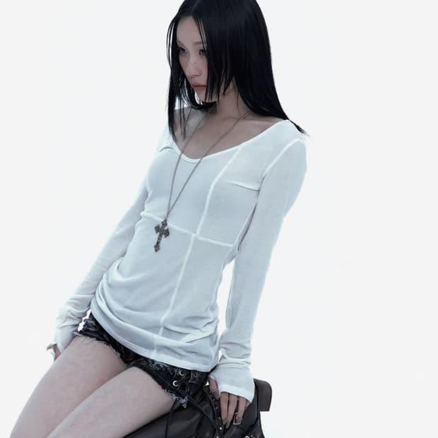 러프넥 크로스라인 슬림 탑 화이트