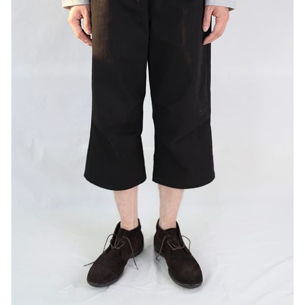 EASE CAPRI PANTS (BLACK)