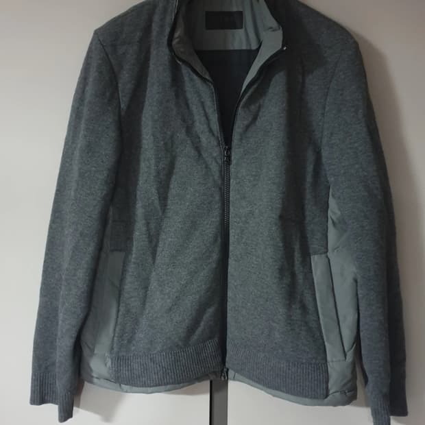 한섬) TIME 타임 구스 방풍 모직패딩.
싸이즈 100~105. 남자