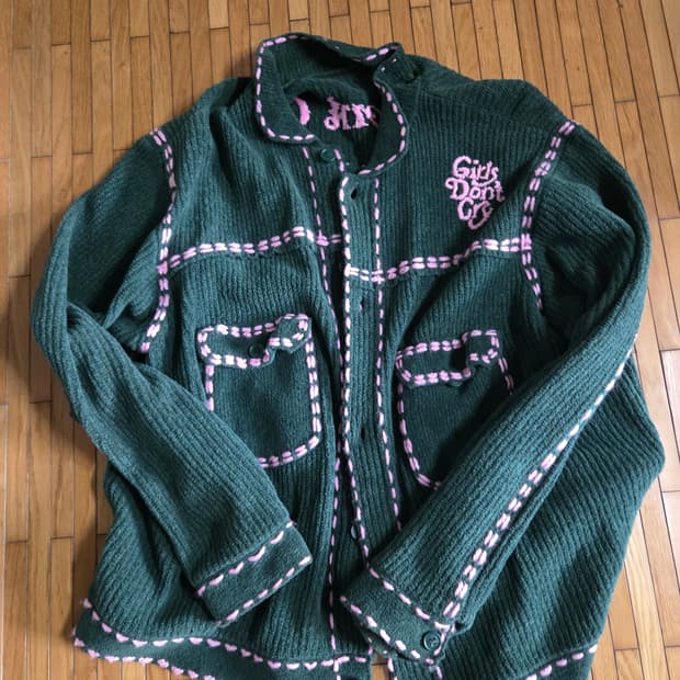 베르디 x 핀거림 가디건 팝니다