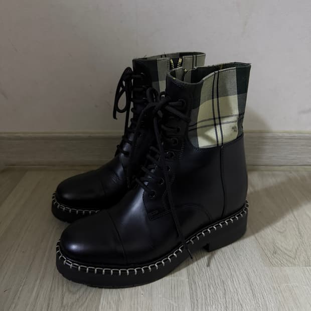 끌로애x 바버 앵클 부츠 블랙 37 (235-240)