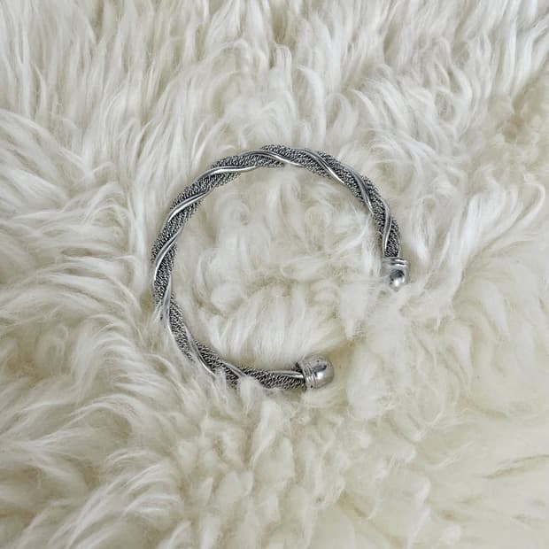 실버 꼬임 뱅글 팔찌