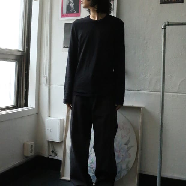 닐 바렛 블랙 롱슬리브 탑