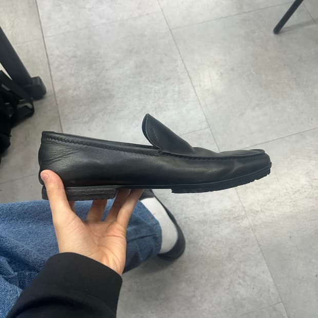 프라다 로퍼