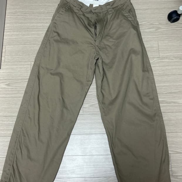 유니클로 베이지치노팬츠