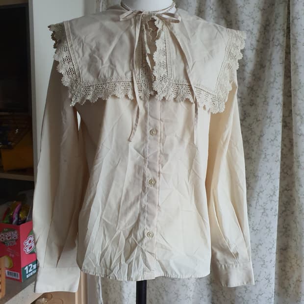 [지뢰계] 레이스 빅 카라 블라우스 아이보리