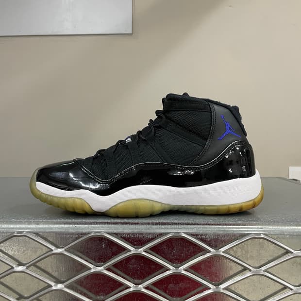 나이키 조던 11 레트로 스페이스 잼 250