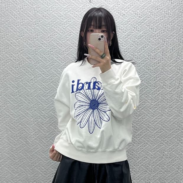 마르디메르크디 키치 플라워마르디 오버핏 맨투맨 110 C13193