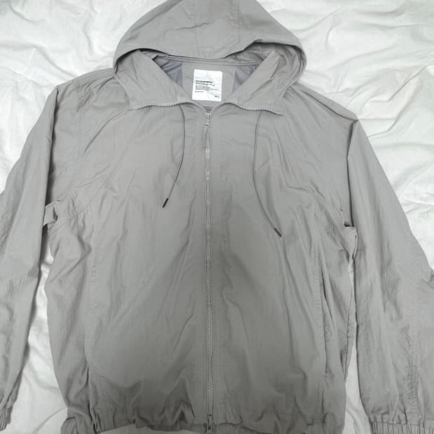 코드그라피 바람막이