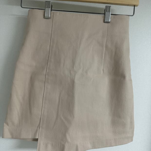 베이지 하이웨스트 언발 스커트