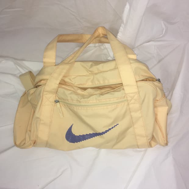 nike gym club duffle bag 24L