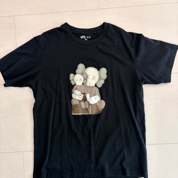 유니클로 카우스 UT XL