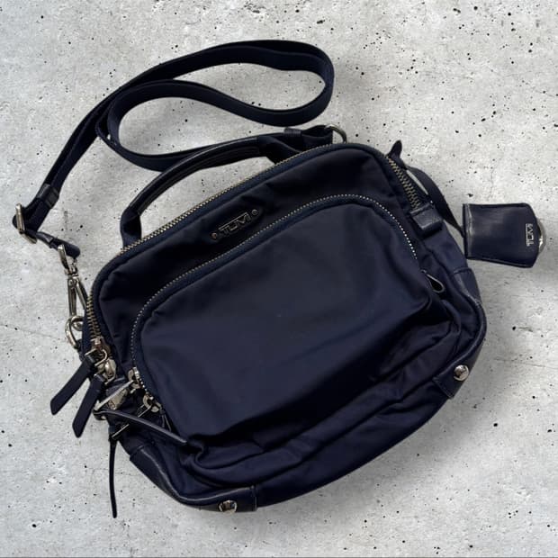 TUMI 투미 보야져 트로이 네이비 크로스백