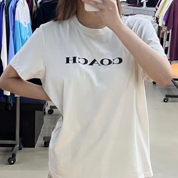 코치 반팔