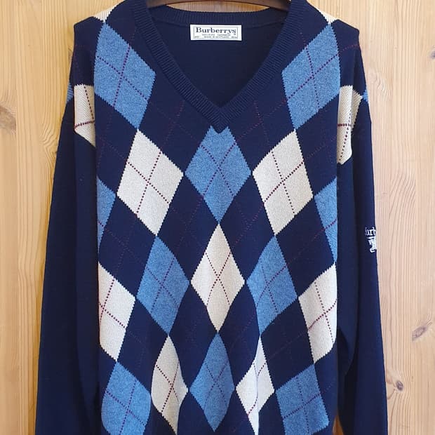 100.버버리 캐시미어 브이넥 니트
