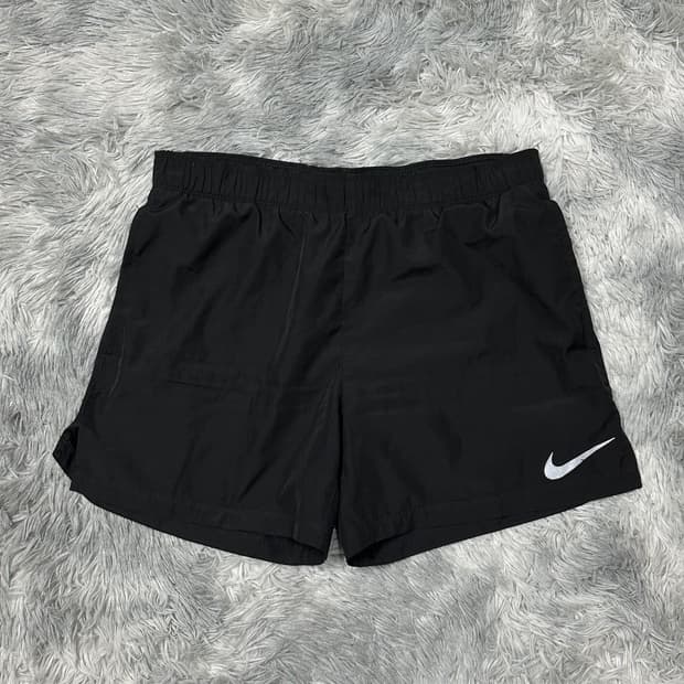 나이키 스우시 5인치 쇼츠 블랙