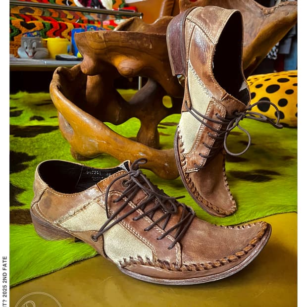 Whoop de doo Upturned-Toe Leather Shoes