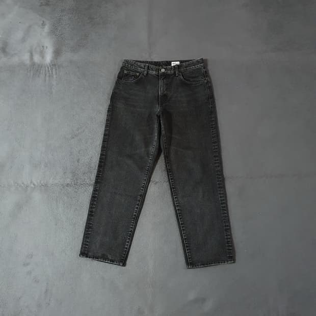 모드나인 크롭 흑청 데님 팬츠 31