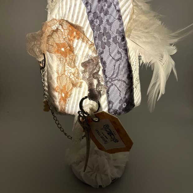 Nocturne Feather Lamp