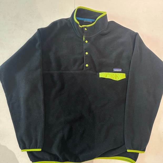 파타고니아 신칠라 블랙 네온 Xxl