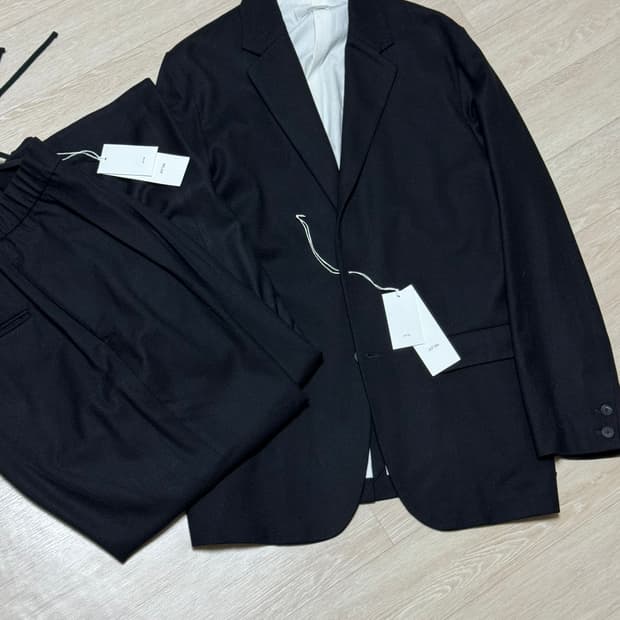 에이톤 슈링크 플란넬 블랙 울 셋업(자켓, 팬츠)