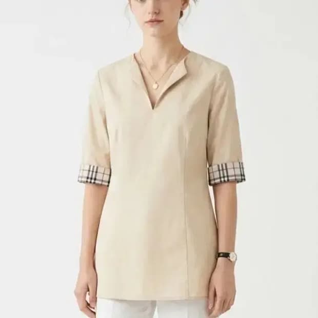버버리 런던 체크 커프스 반팔 튜닉 블라우스 55