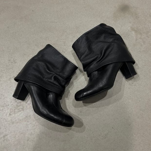 끌로에 레더 앵클 부츠