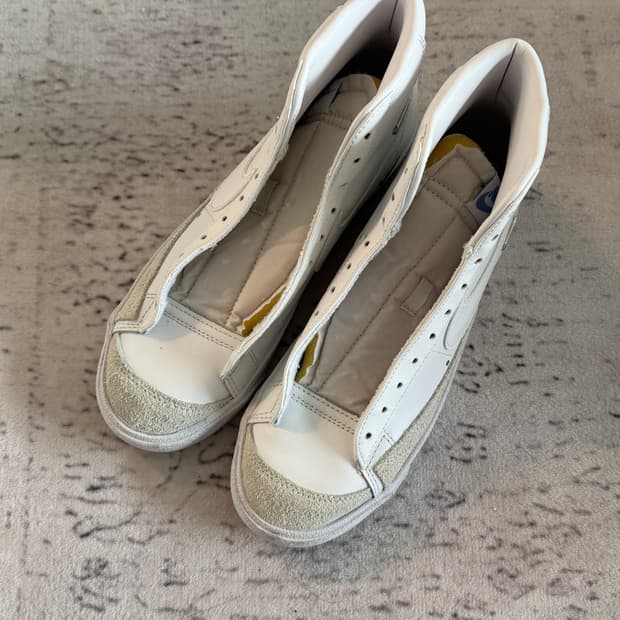 나이키 블레이저 미드 77 SE 크롬 럭스