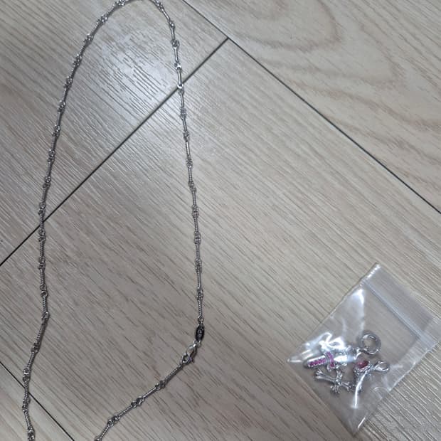 크롬하츠목걸이팝니다