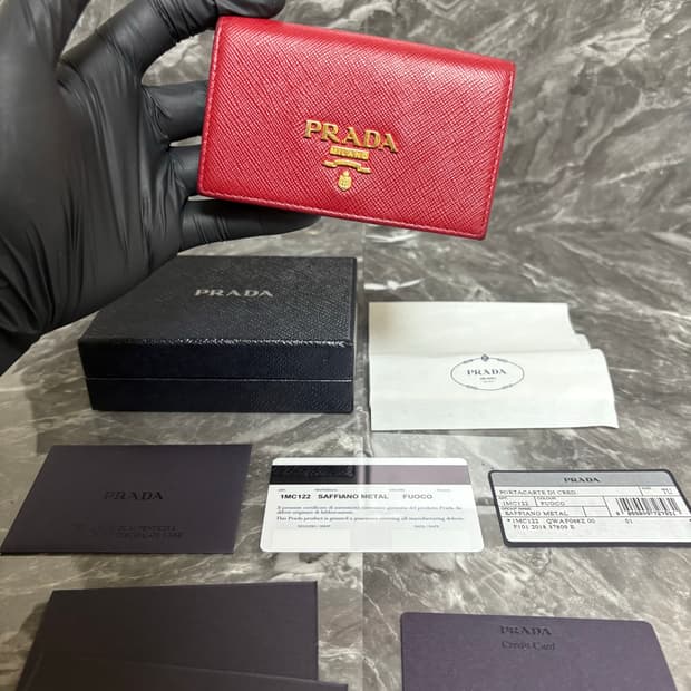 프라다 사피아노 금장 메탈 로고 카드지갑