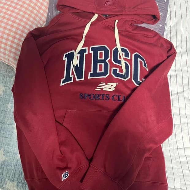 뉴발란스 후드티