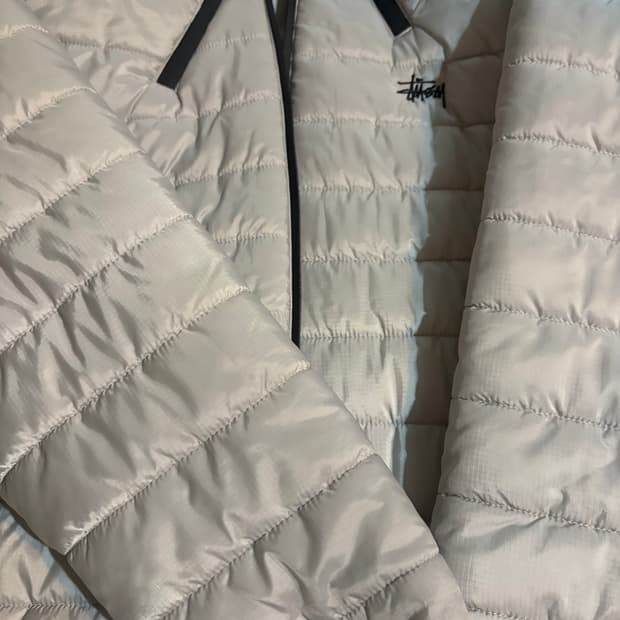 스투시 그레이 경량 후드패딩