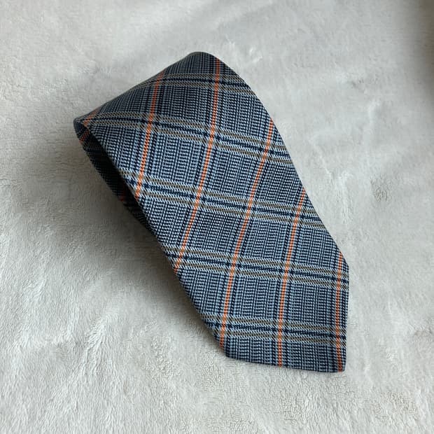닥스 글렌 체크 + 오렌지 넥타이