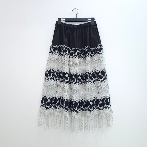 별달 자수 레이스 티어드 맥시 스커트