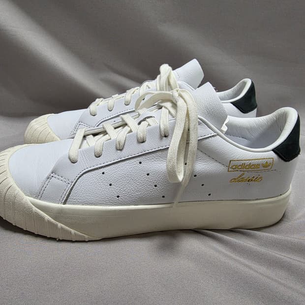 아디다스 에버린 클래식 스니커즈 [255mm]