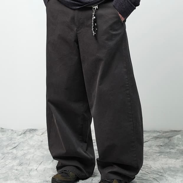 해칭룸 와이드 커브 팬츠 차콜