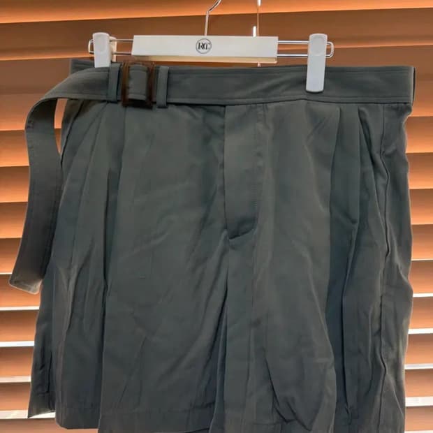 [새상품] 25SS 렉토 링클 디테일 벨트 벨티드 쇼츠 다크 카키